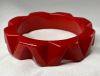 BB452 dark red V carved bakelite bangle